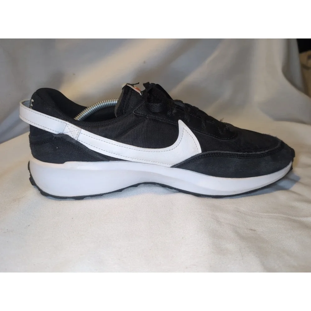 NIKE MENS WAFFLE DEBUT ATHLETIC SNEAKERS #DH9522 001 Size 12 Black/White